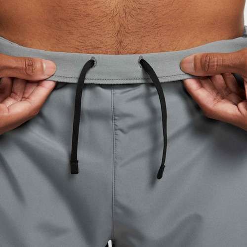 Pánske šortky Nike Dri-Fit Challenger 7" Brief-Lined smoke grey/smoke grey/black
