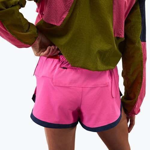 Dámske bežecké šortky New Balance Run Essentials 3" pink heat
