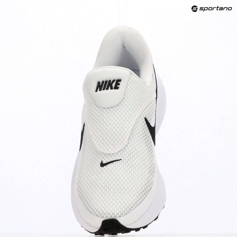 Dámske bežecké topánky Nike Revolution 8 EasyOn white/wolf grey/black 17