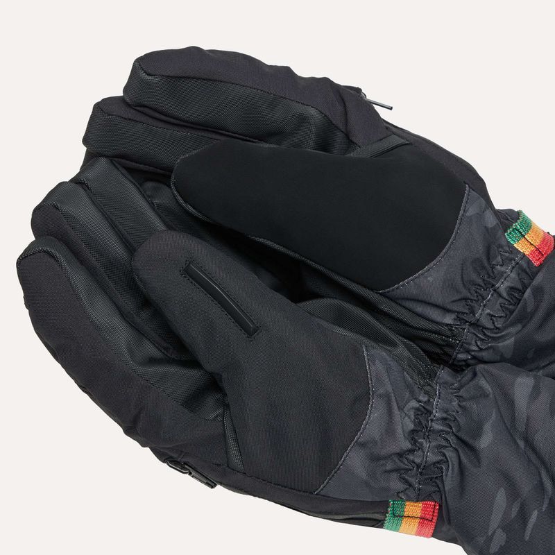 Pánske snowboardové rukavice Dakine Titan Gore-Tex black vintage camo 6