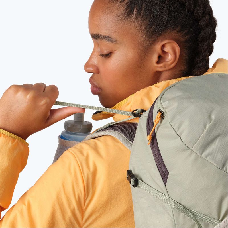 Dámsky turistický batoh Salomon Aerotrek 18 l M-L seagrass/silver cloud/nine iron 9