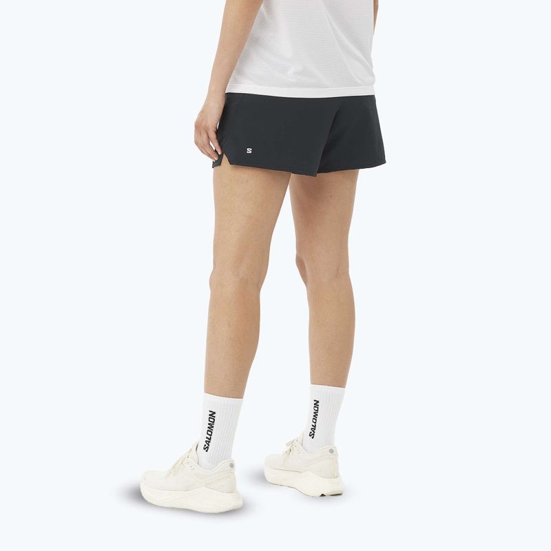 Dámske bežecké šortky Salomon SHAKEout Core 4" deep black 2