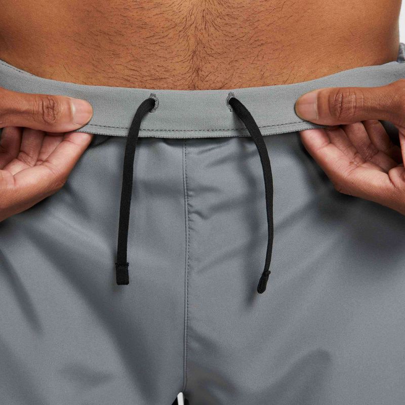 Pánske šortky Nike Dri-Fit Challenger 7" Brief-Lined smoke grey/smoke grey/black 7