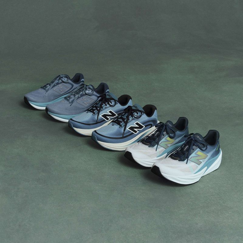 Pánske bežecké topánky   New Balance FuelCell Rebel V5 medusa green/faded teal 8