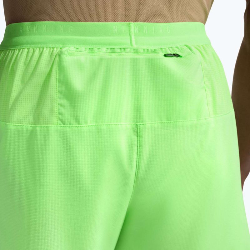 Pánske bežecké šortky Nike Stride Dri-Fit Brief-Lined 7" lime blast 4