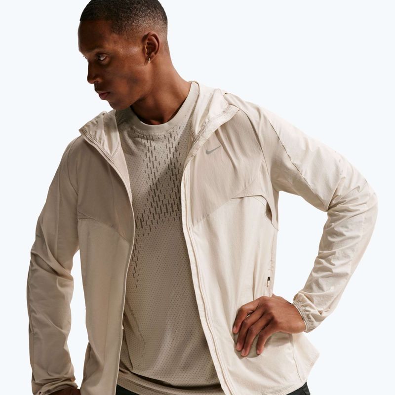 Pánska bežecká bunda Nike Stride Dri-Fit cream Ii/birch/natural 5