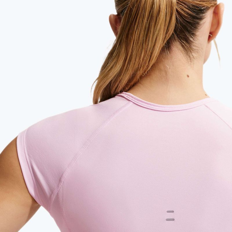 Dámske bežecké tričko Nike Swoosh Run Dri-Fit pink foam/photon dust/white 5