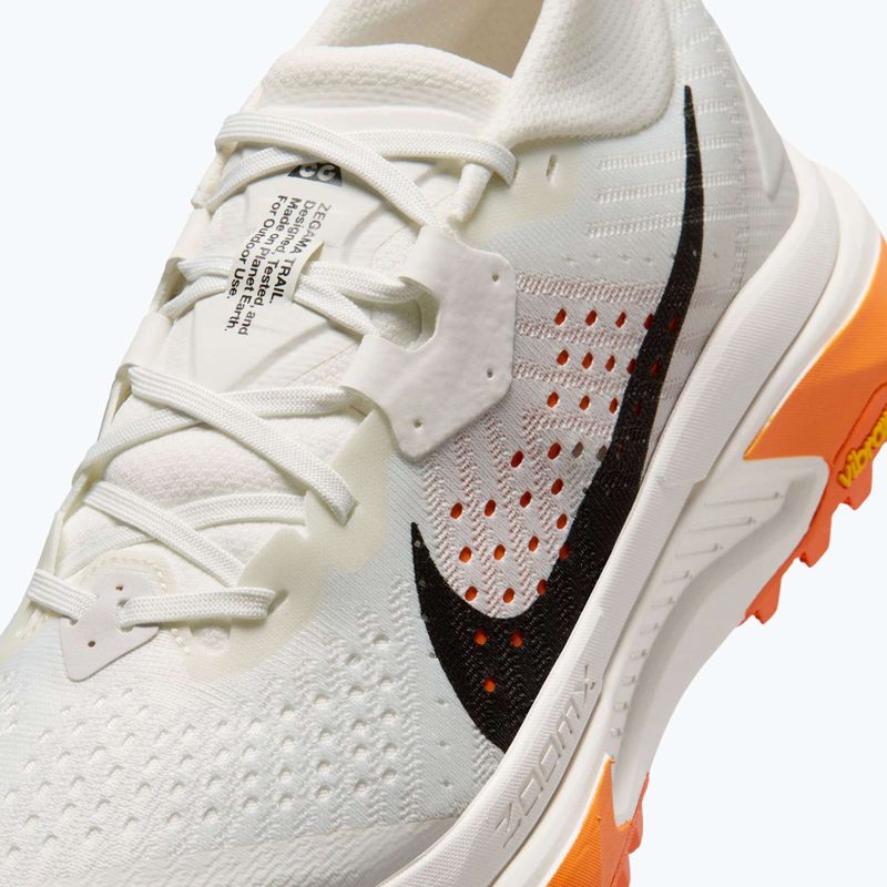 Dámske bežecké topánky Nike ACG Zegama summit white/phantom/safety orange/black 10