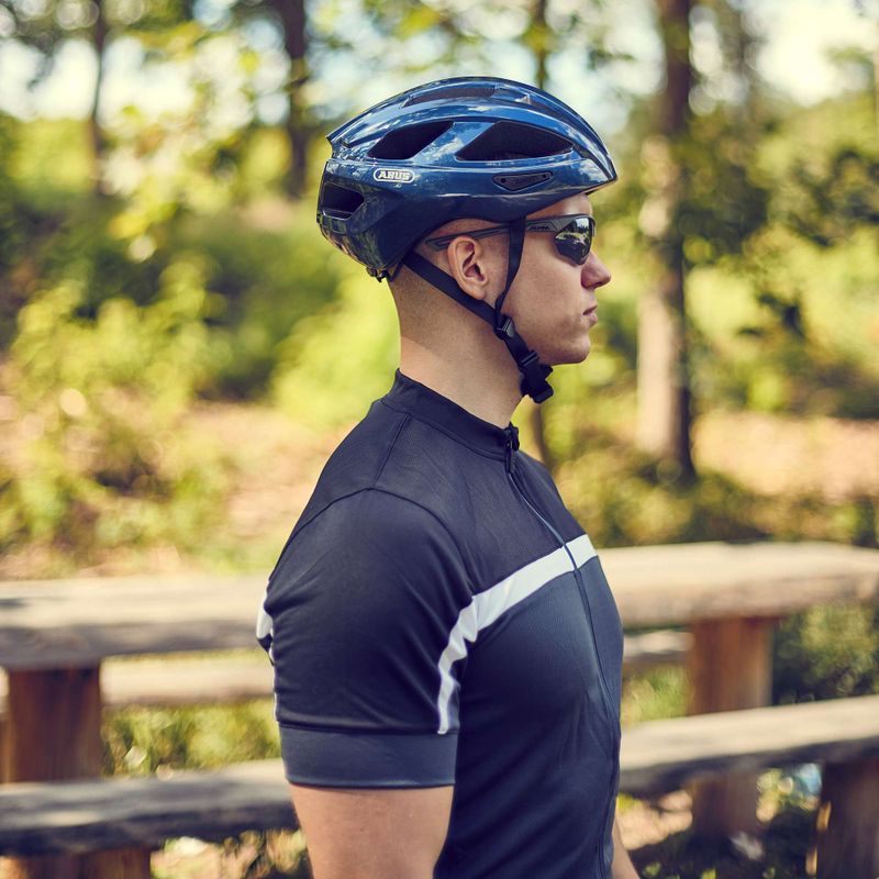 Cyklistická prilba ABUS Macator navy blue 67326 8