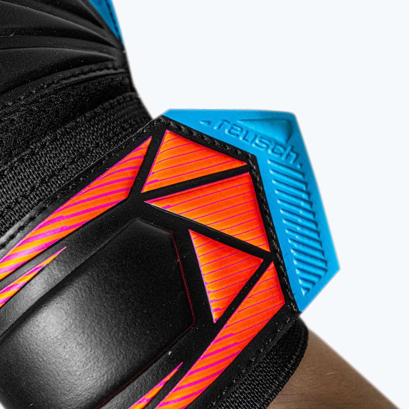 Brankárske rukavice Reusch Attrakt Solid black/aqua blue/shocking orange 7