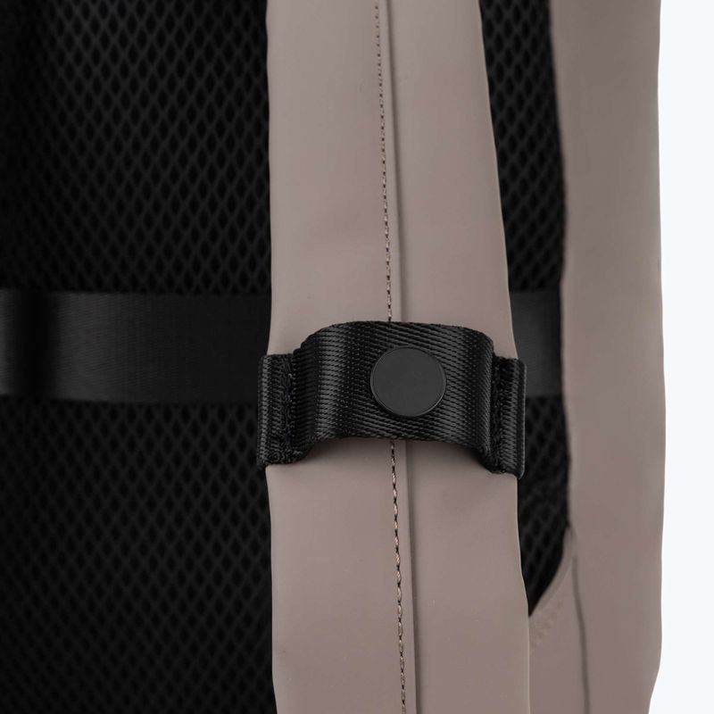 Mestský batoh Rains 2 Way Tote Cinder 5