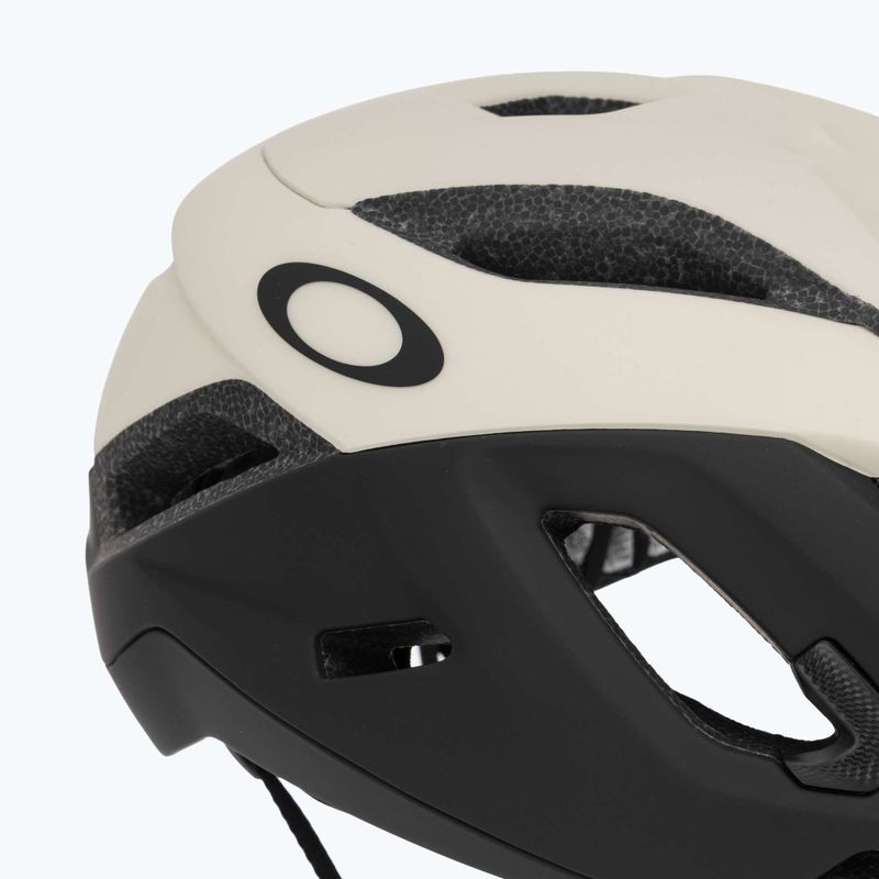 Cyklistická prilba Oakley Aro5 Race EU matte sand/black 8
